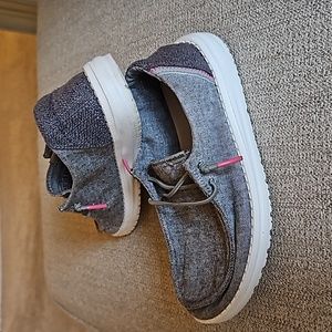 Hey Dude Women's Wendy slip ons